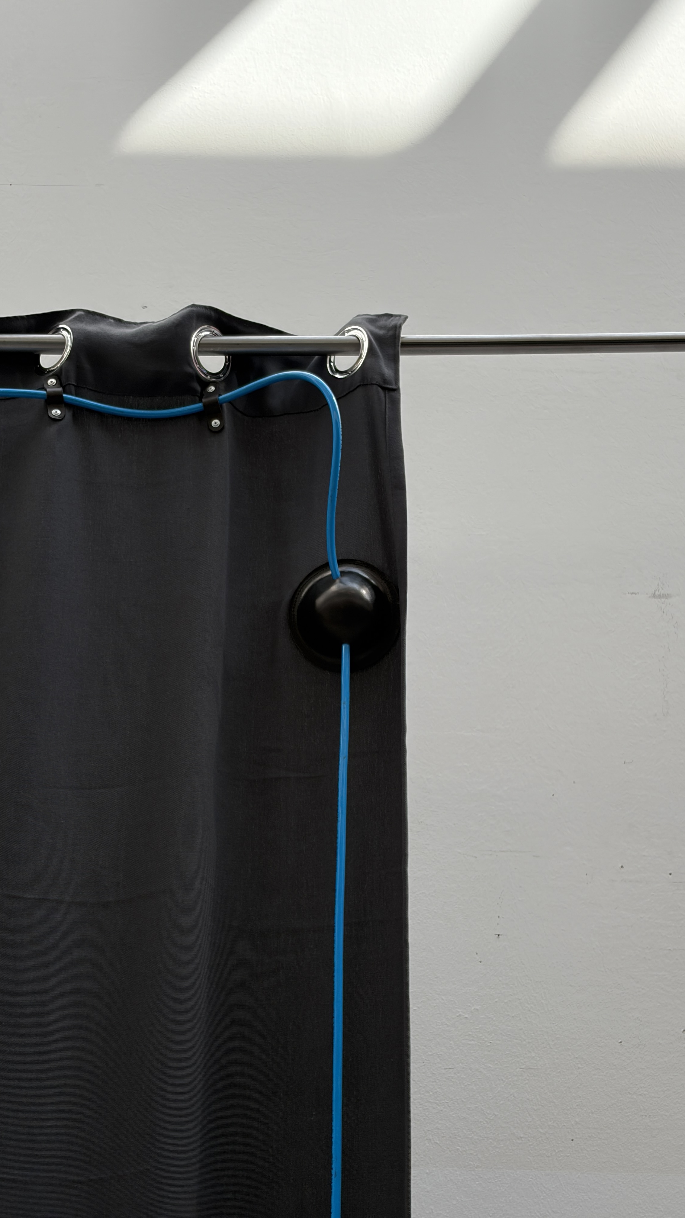 Steckdose im textilen Träger von Beyond Static Systems
